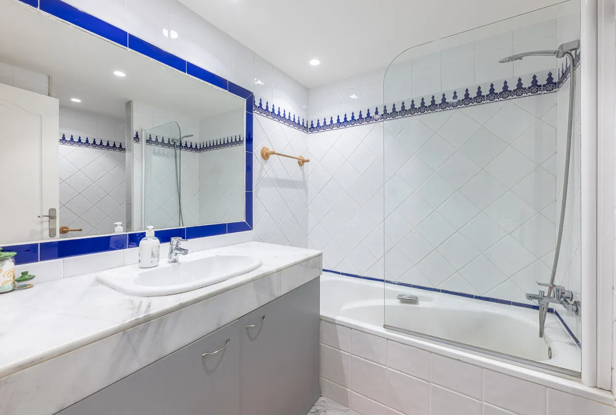 8fb7636e-aa09-48d1-b0d2-7aa430a64df8