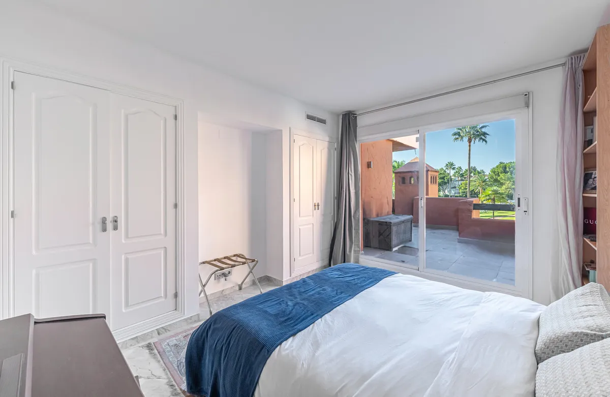 e41ef1ab-4f3b-4756-8887-7ef79b5a68bf