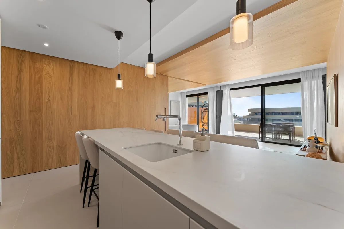 feadc6b9-27b0-4b6e-8dc3-a6dc9584fb76