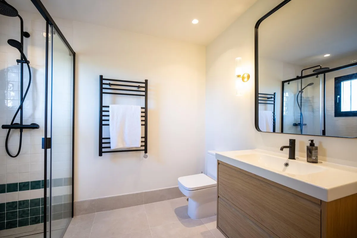 70acbb7c-ecc0-4cdd-b8fe-24a27a082e7a