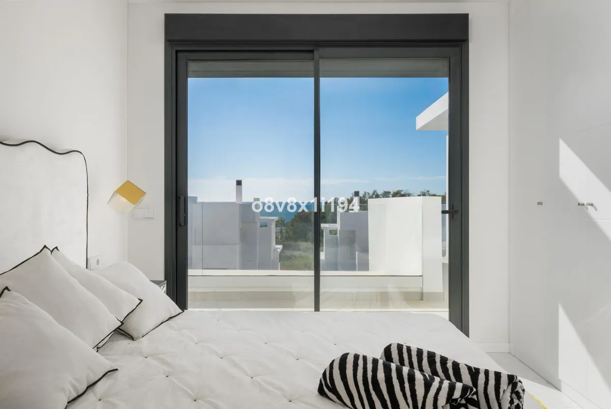 10b8ae8e-3ec5-46fd-b4dd-4bcdaadaa745