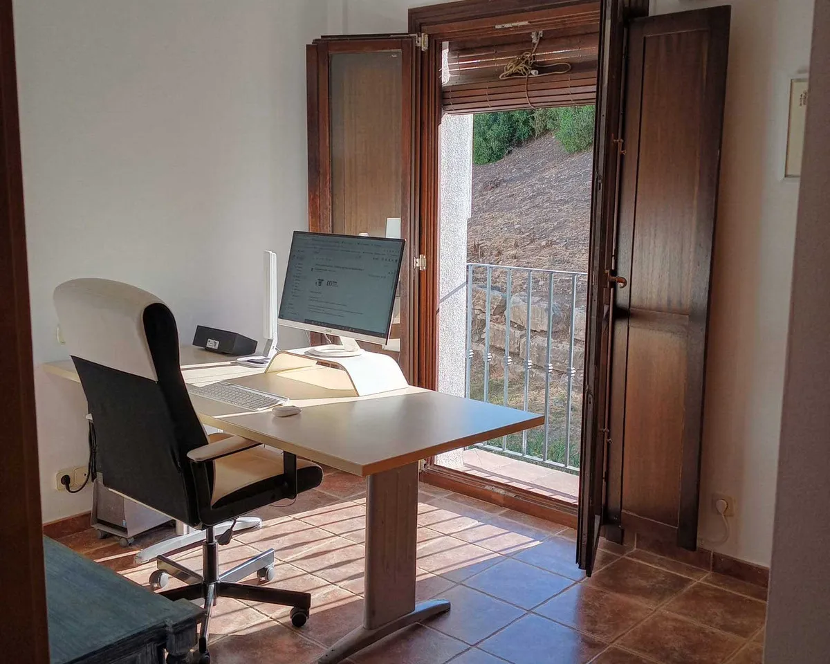 74c54b00-e629-4f7f-82a5-3fb73d8e27f2