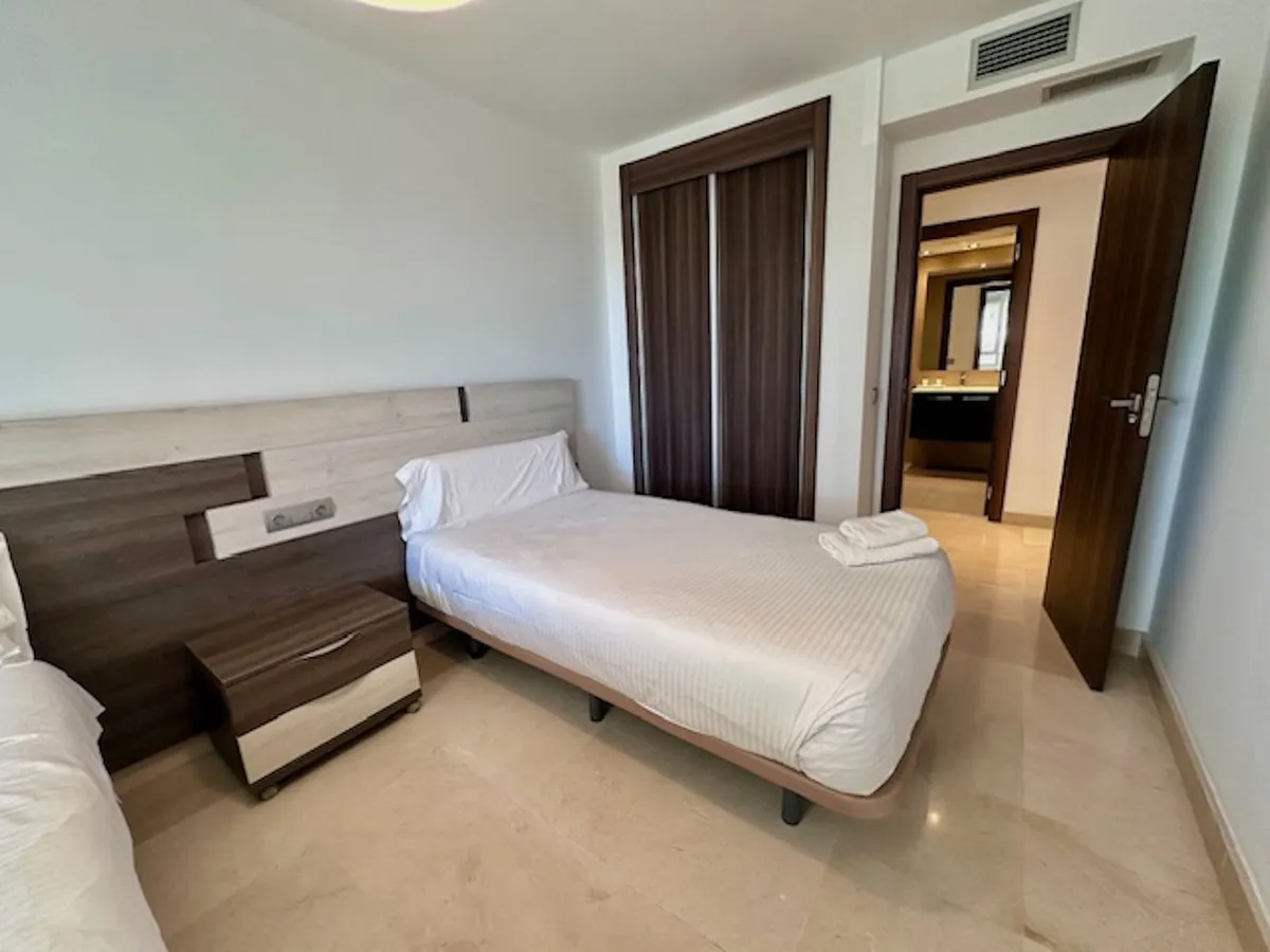 b9b54bec-b911-4eb4-bde5-796e2270ccfb