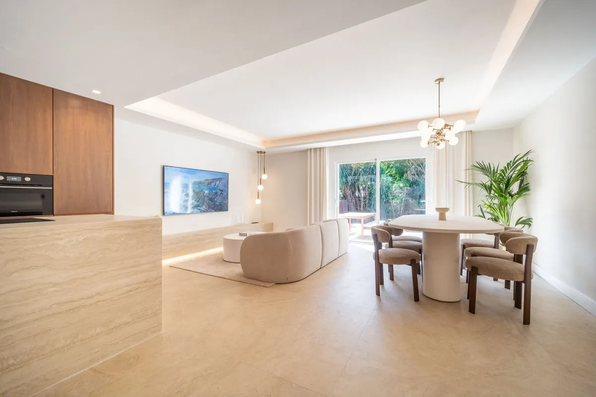 9907e84e-5560-40bc-a215-f6d74c85e28c