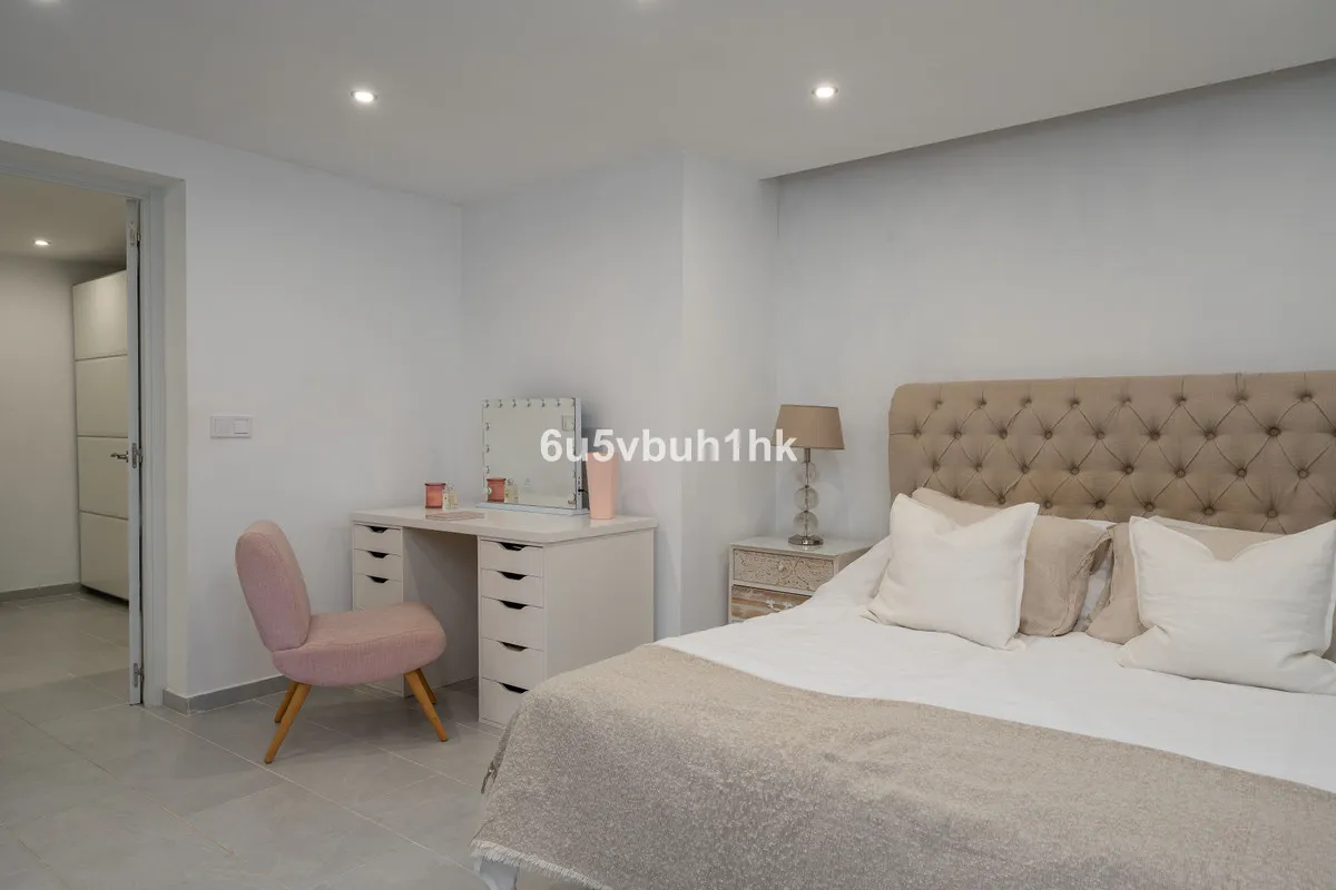 b98d5e62-91e4-42ca-b760-973e914bdb2e