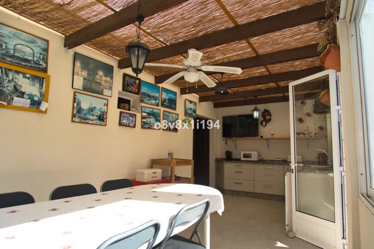 19735973-b043-4fa4-9ef9-1c5d452188e0