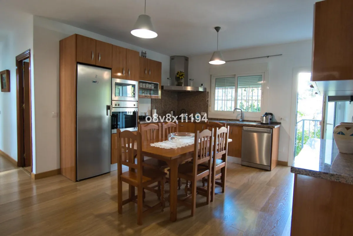 96b04c26-4bb6-4728-9933-9a636bde18a0