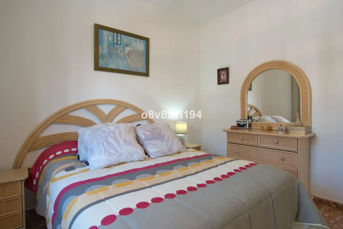 e2945384-3c78-4e1f-adb1-b0b3803ca0d8