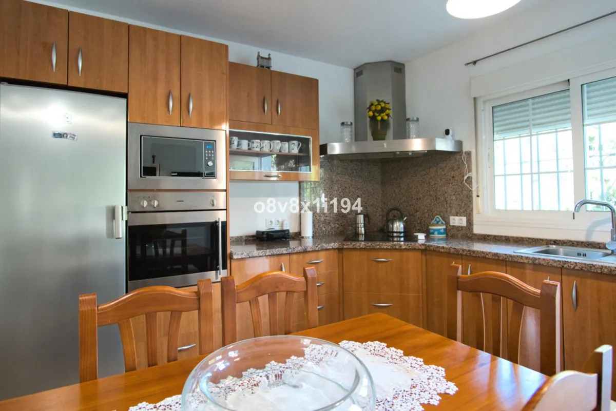 ef73fe4b-bbf0-4dc7-a880-9b24ac7ac91b