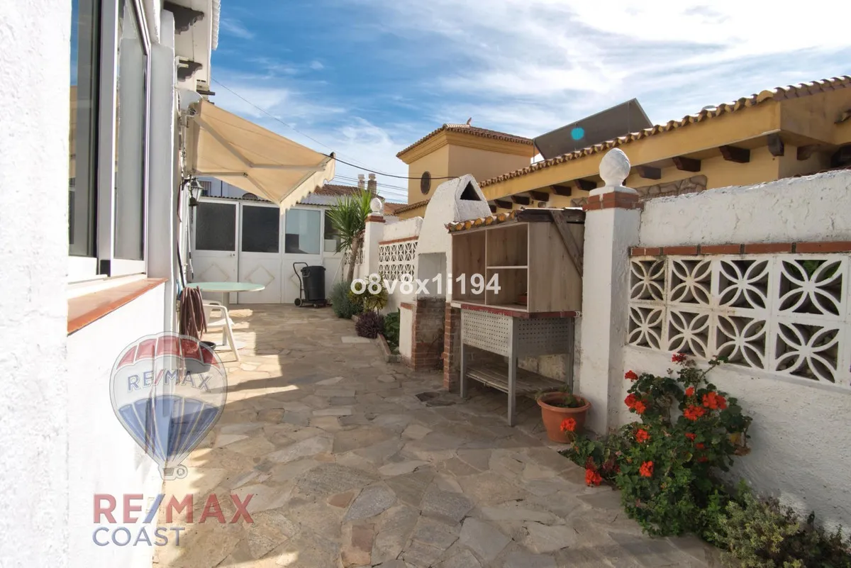 ee4a8940-8037-43d8-ac3c-42c05db5277e