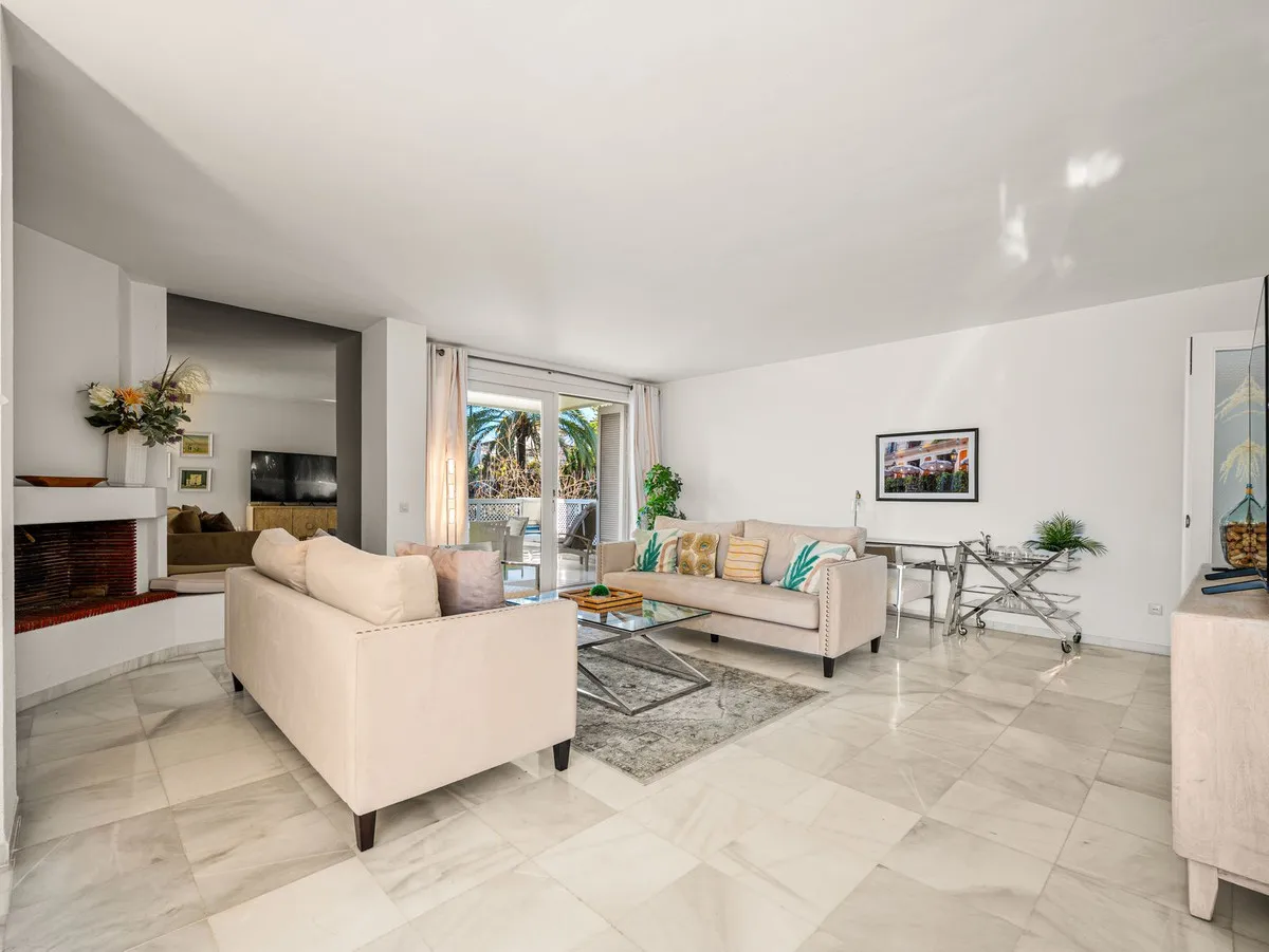 0c1a82b0-29f2-429e-8067-d6431a7f916a