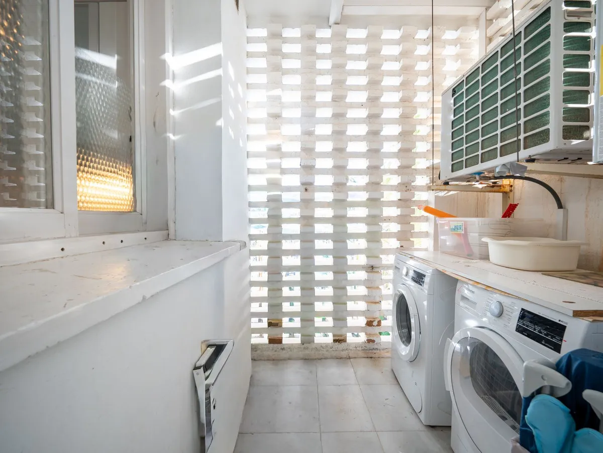 6b3b078e-f884-4e4f-b7f4-2ffe25c8a11f