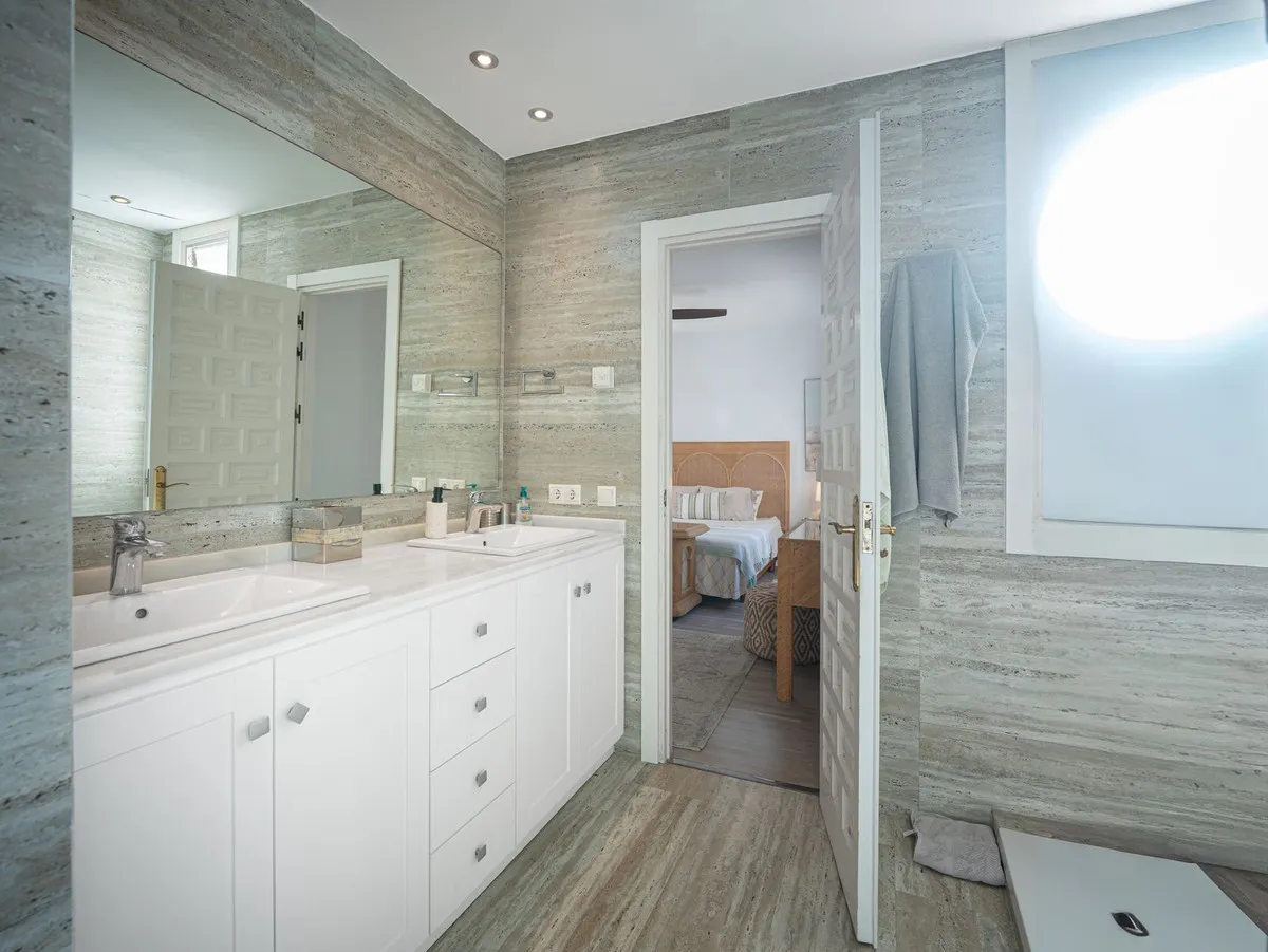 94099f6e-a19a-454d-b707-4a87cadc408b