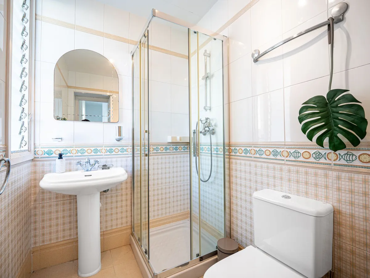 ec2cf011-fd09-42b7-a6c2-e3975e40ad92