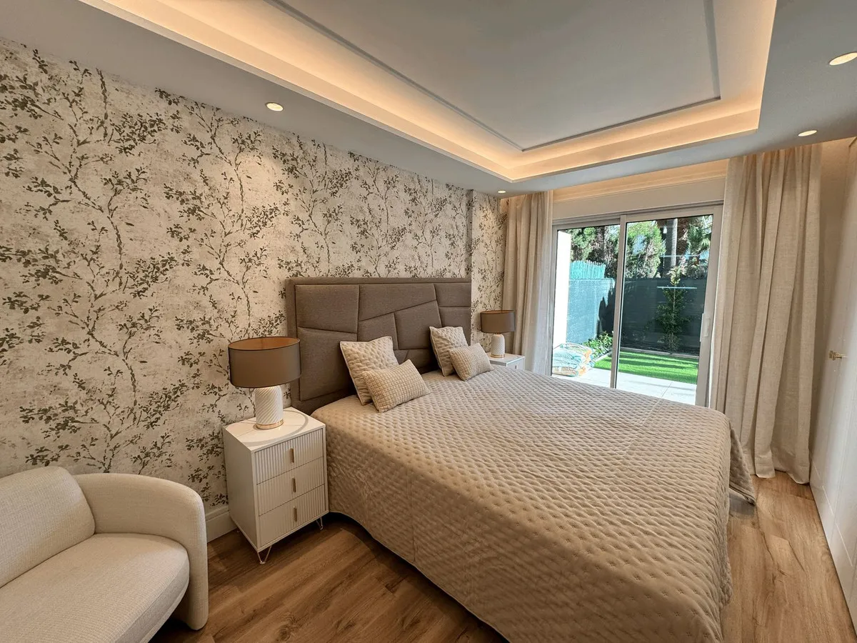 c065f0cb-3867-47eb-a9a4-d745bb46781f