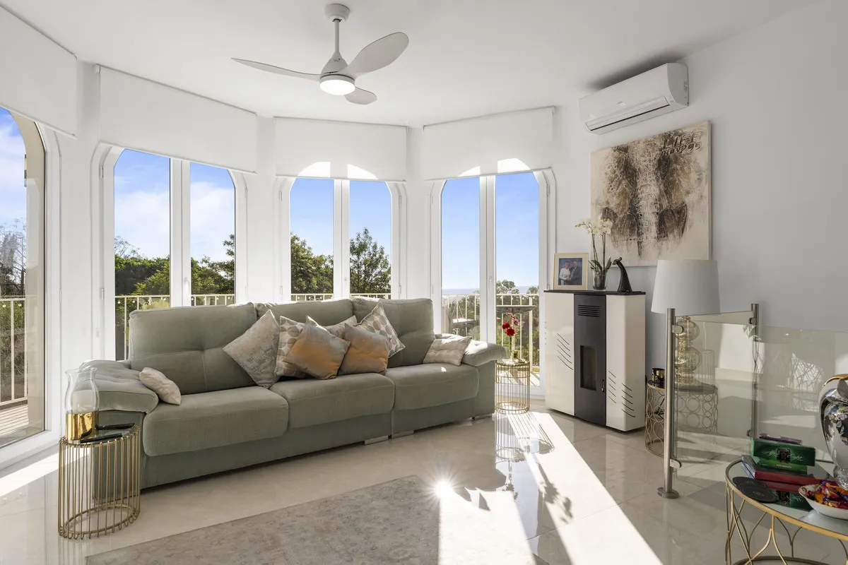 04e5714a-f9e1-4d5b-bb93-36a3b96fde62