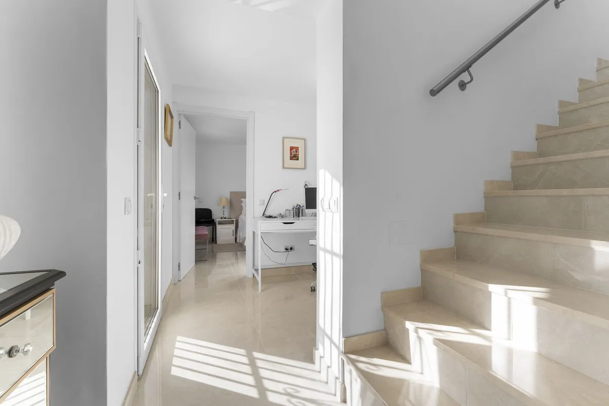 8d0abdcd-0b9f-41cf-93ff-6303d85c0ac9