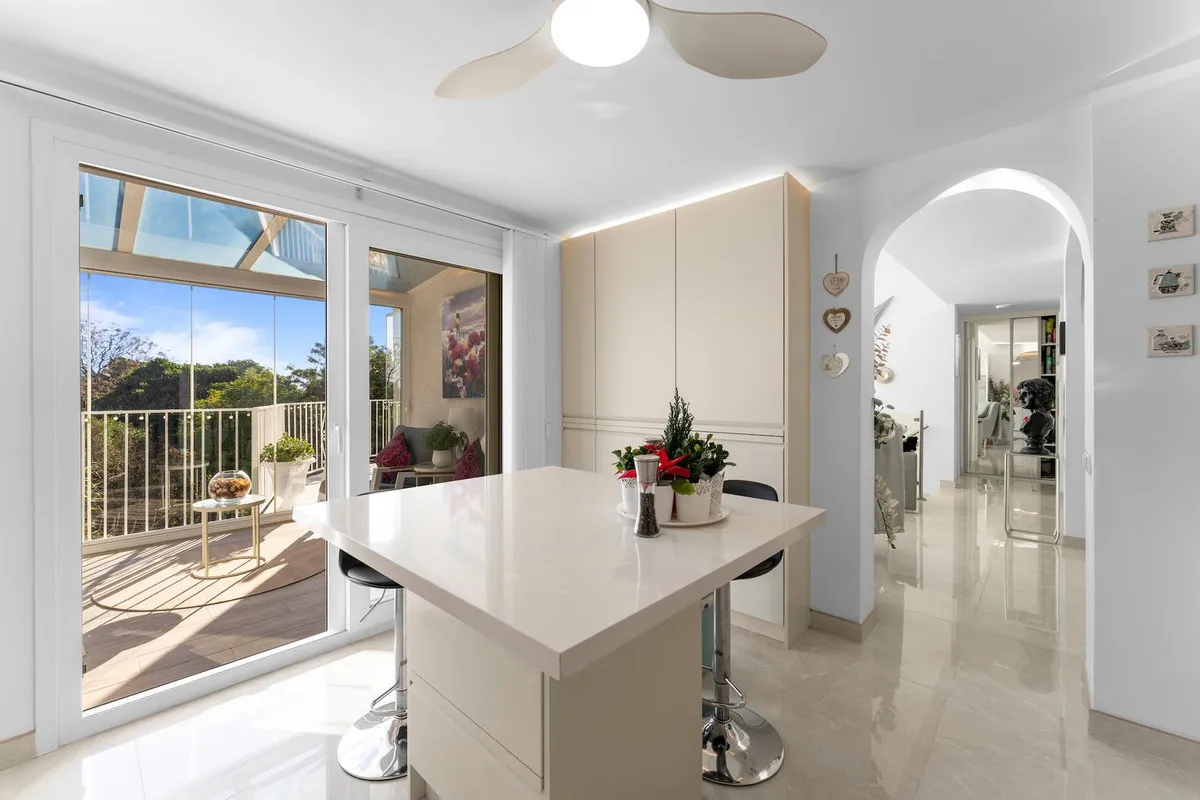 fac83bca-203b-4b23-9a8d-9236efe11f14