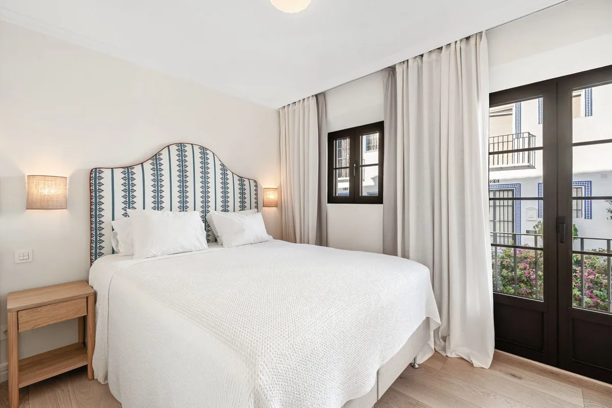 b4249d29-0182-4a7c-b48b-59c04e07d445