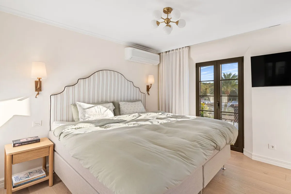 c17943f9-ee50-4763-953d-c1e09b7ab52d