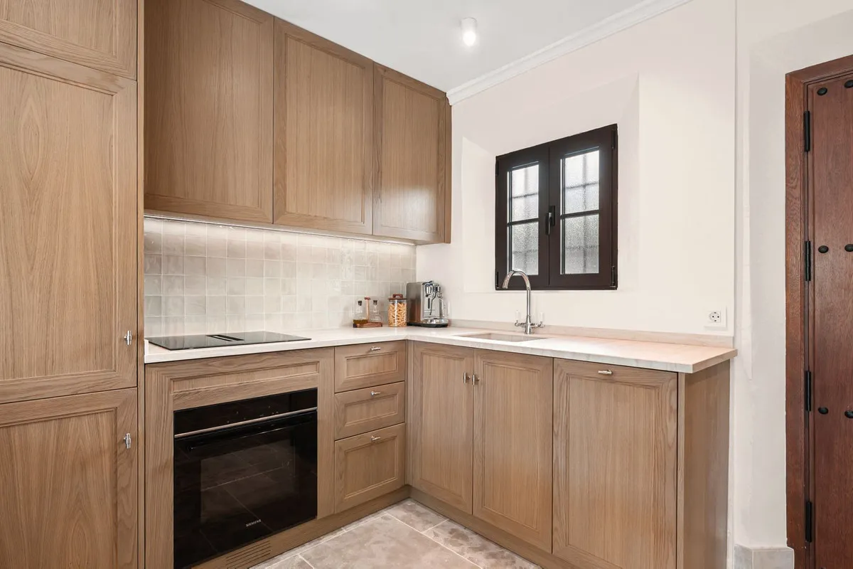 c3193792-d754-4b0b-bbc8-fc975c6a8c23