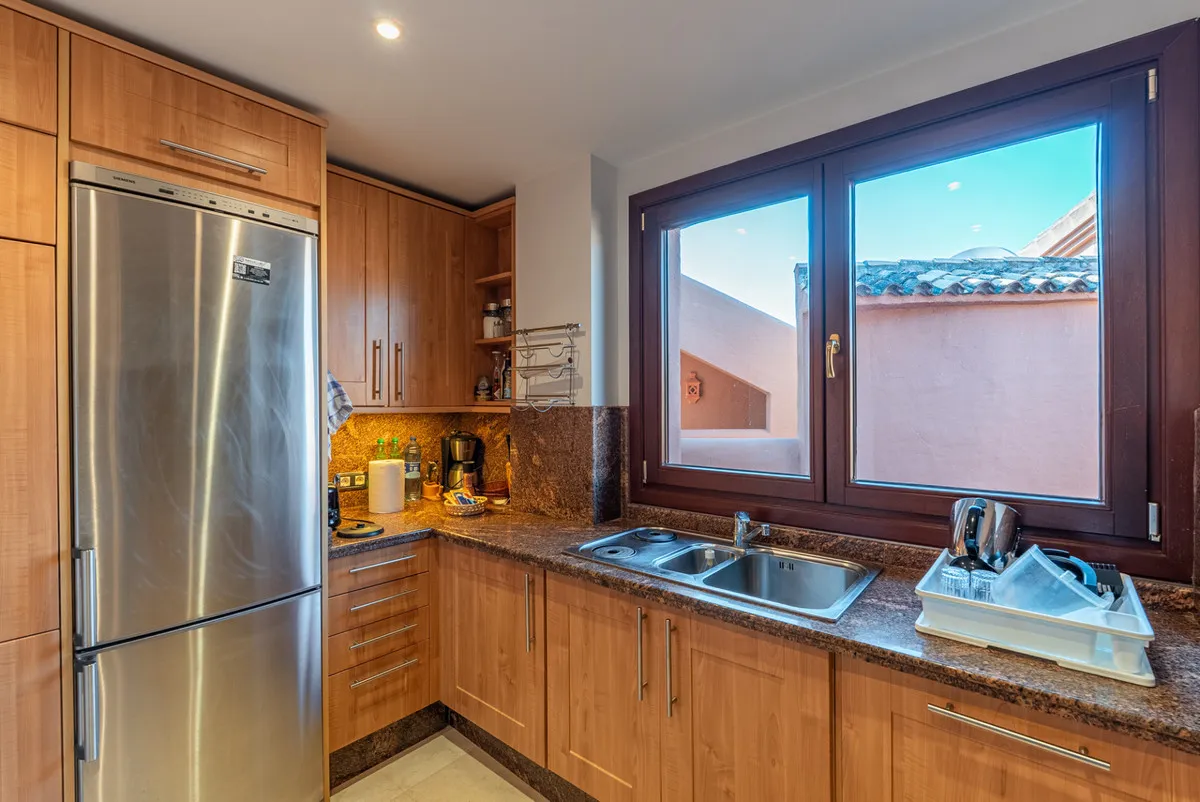 16c54c4f-687b-4830-a447-39e9c2581eda