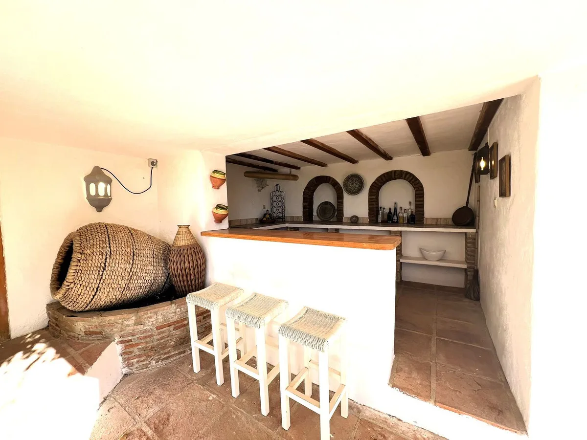 3ae74b69-f726-420c-adea-0191a33704da