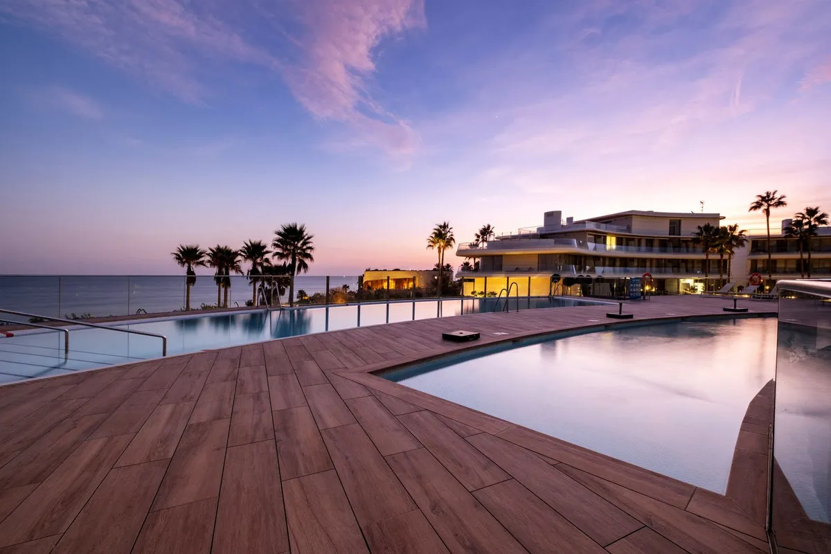 6843c31c-1edf-44a8-ac3b-8bd5aa992668