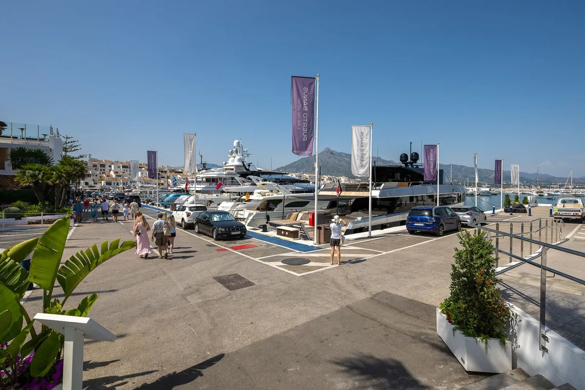 8a8e35f6-194f-43ea-99fa-55c66a039c1b