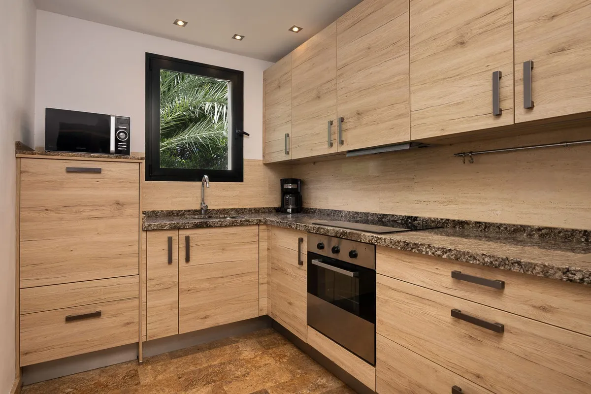 e62930d9-530a-40b0-8b59-2d8be37c9482