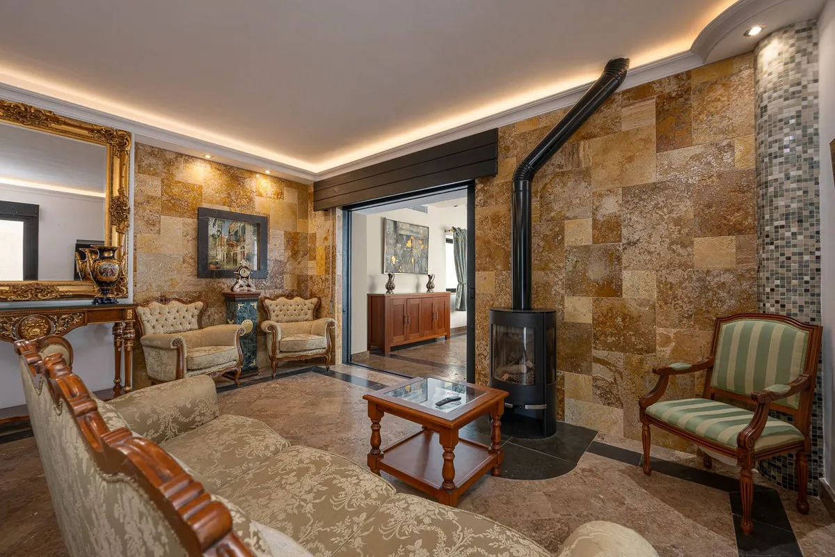 eead20e8-7bcf-4e2f-8090-6db2deda1661