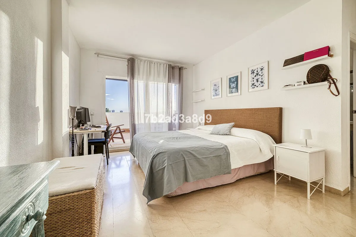 6c6469ce-aafc-45e6-9c38-4f1d95ef32a0