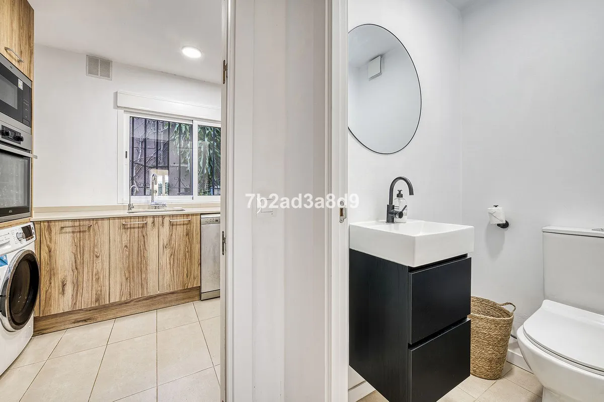 90dd5d6c-5802-4f95-a566-418976bd1aaf