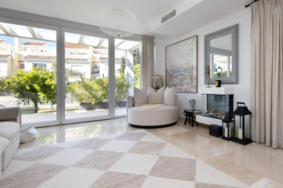 fe2dd1af-4a0e-4d04-8326-aad5afd9515a