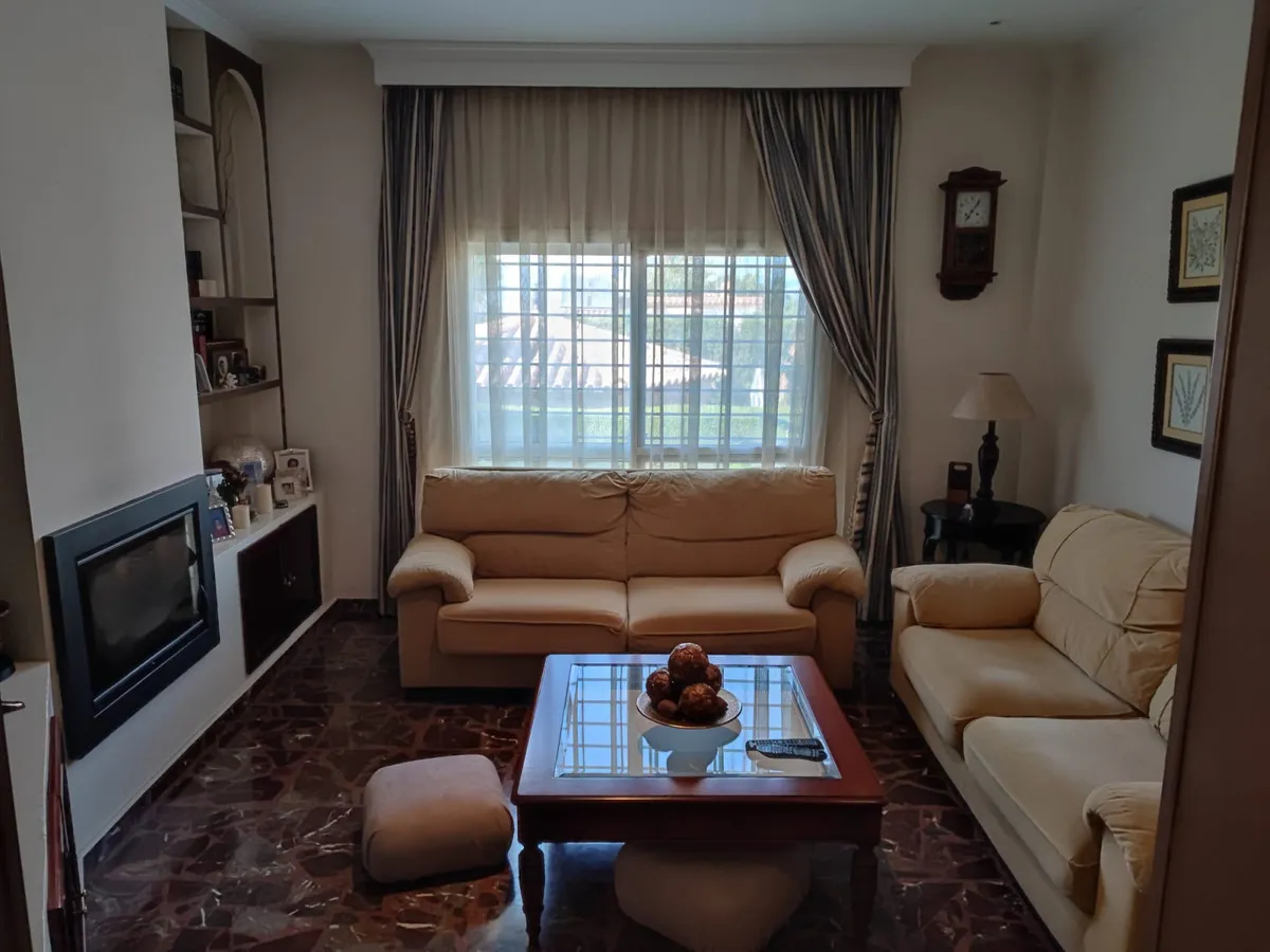 4ad943c2-75da-4d90-a0f3-ebab86b8b83e