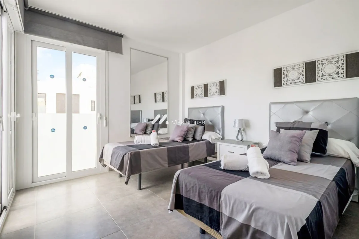 c4b5abeb-e563-4b59-8cd0-70572f8e2316