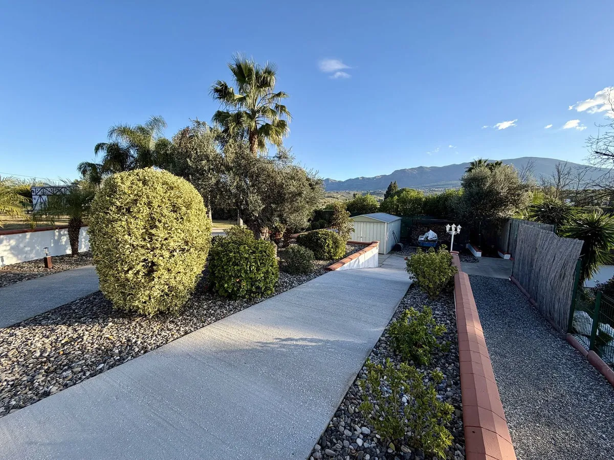 574c0db3-a914-4d34-bd9e-2a6838ee33d7