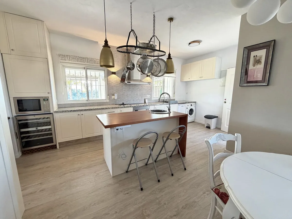 6b025319-eeb0-4a6b-9f92-eda8e9e1cda2