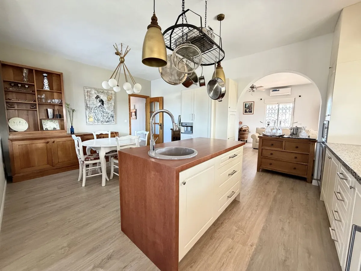 9abbc077-6dd8-4271-a3b5-bfbd7ef62700