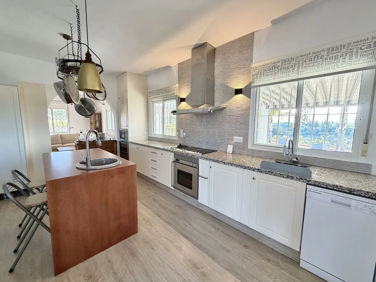 b24670df-9236-4a44-8559-6bf752b4f19e