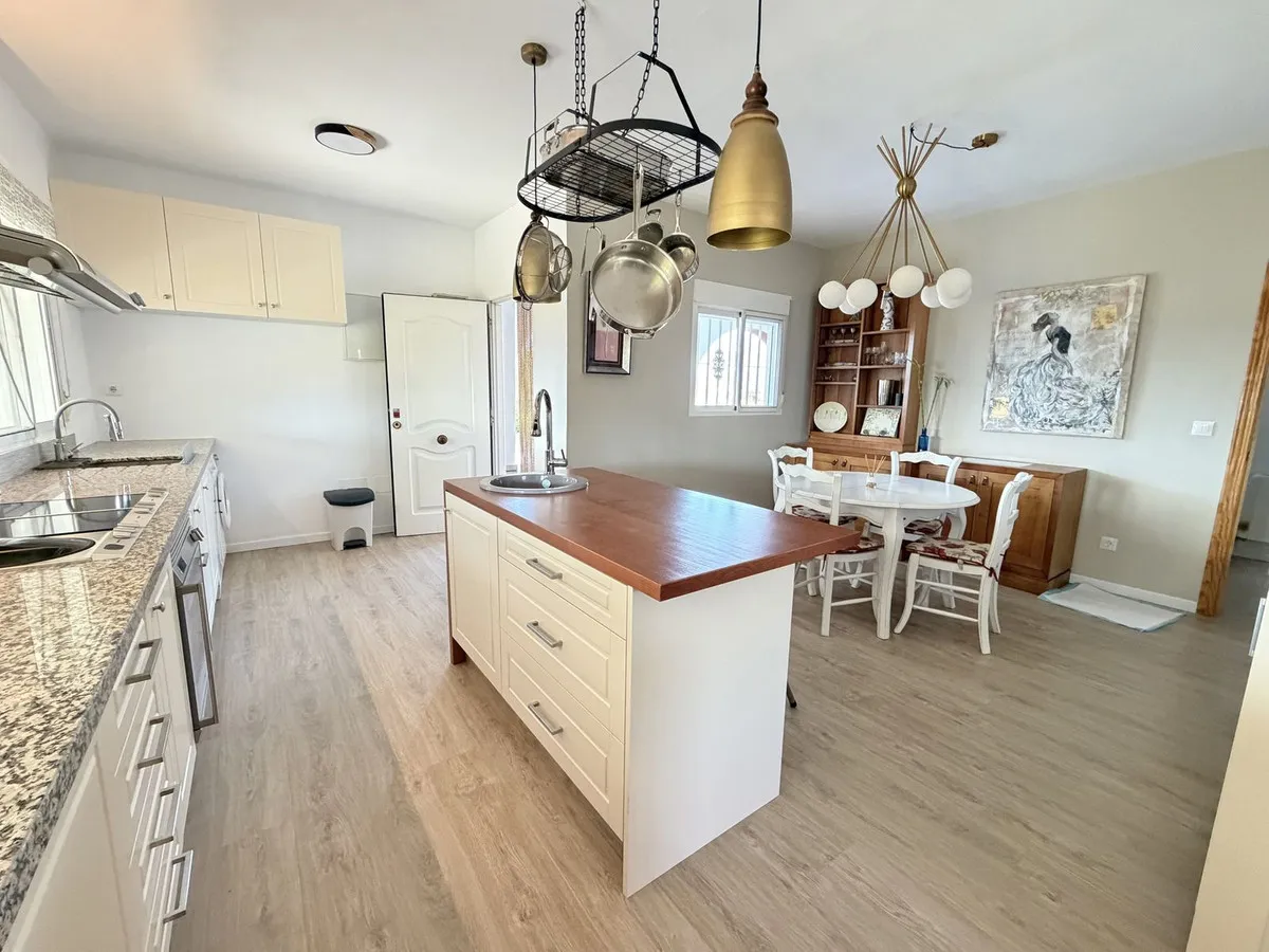 c114a68b-3474-42cf-8219-06193e9a21a4