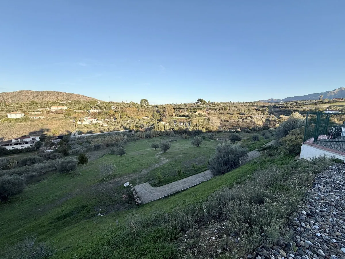 caebbb7b-c2cf-42f8-bd66-b4bb606a1e6f