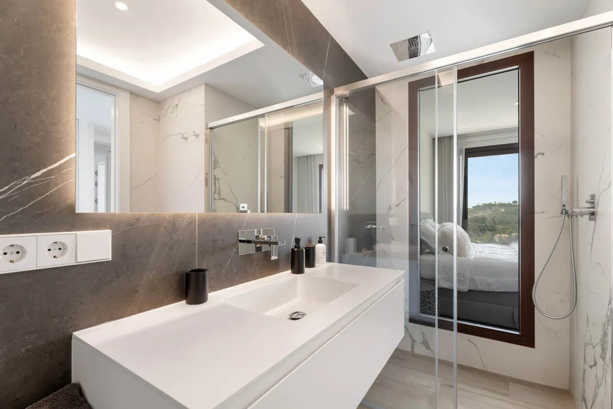 6e7e7be4-3add-4632-b80f-58b5cb33812b