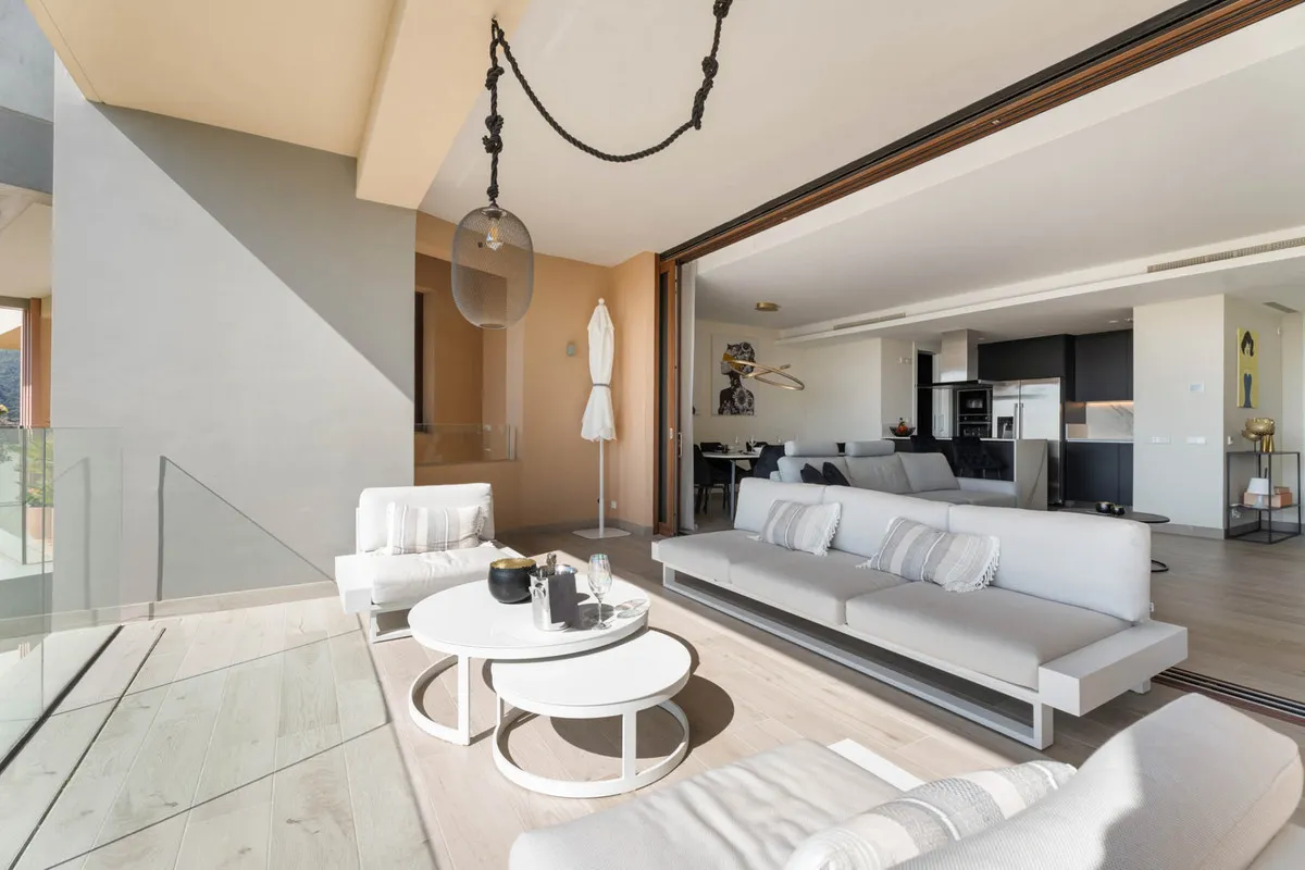 abf99960-ba6e-4e13-94b5-de00b7c8b9d9