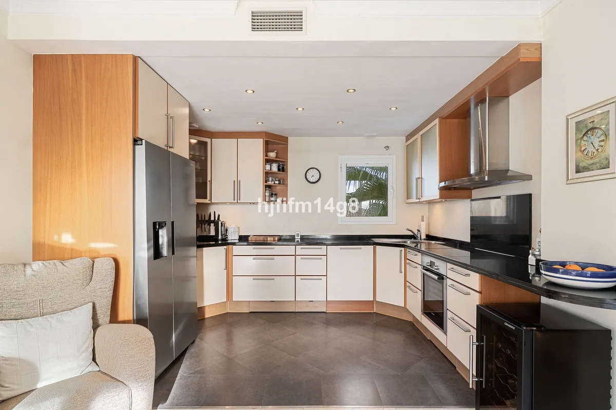 f1d9c27f-2cf9-4fd5-a87e-9f18bf5b3378