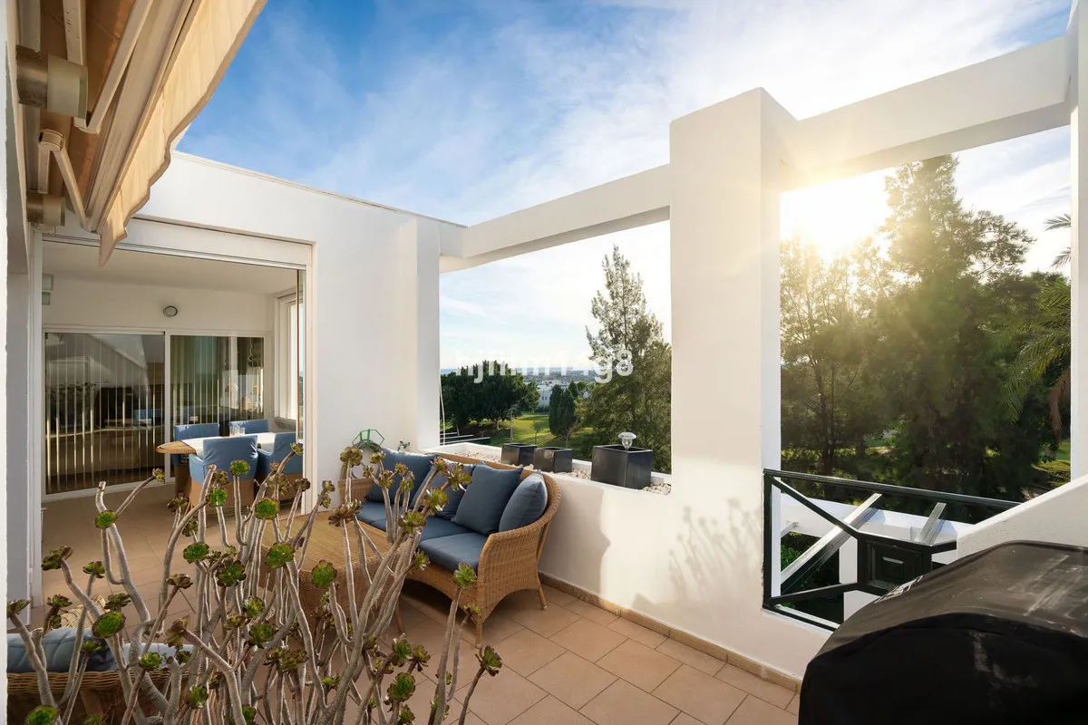 f9ef6f73-3673-4ae4-80a1-2340bd3eb59b