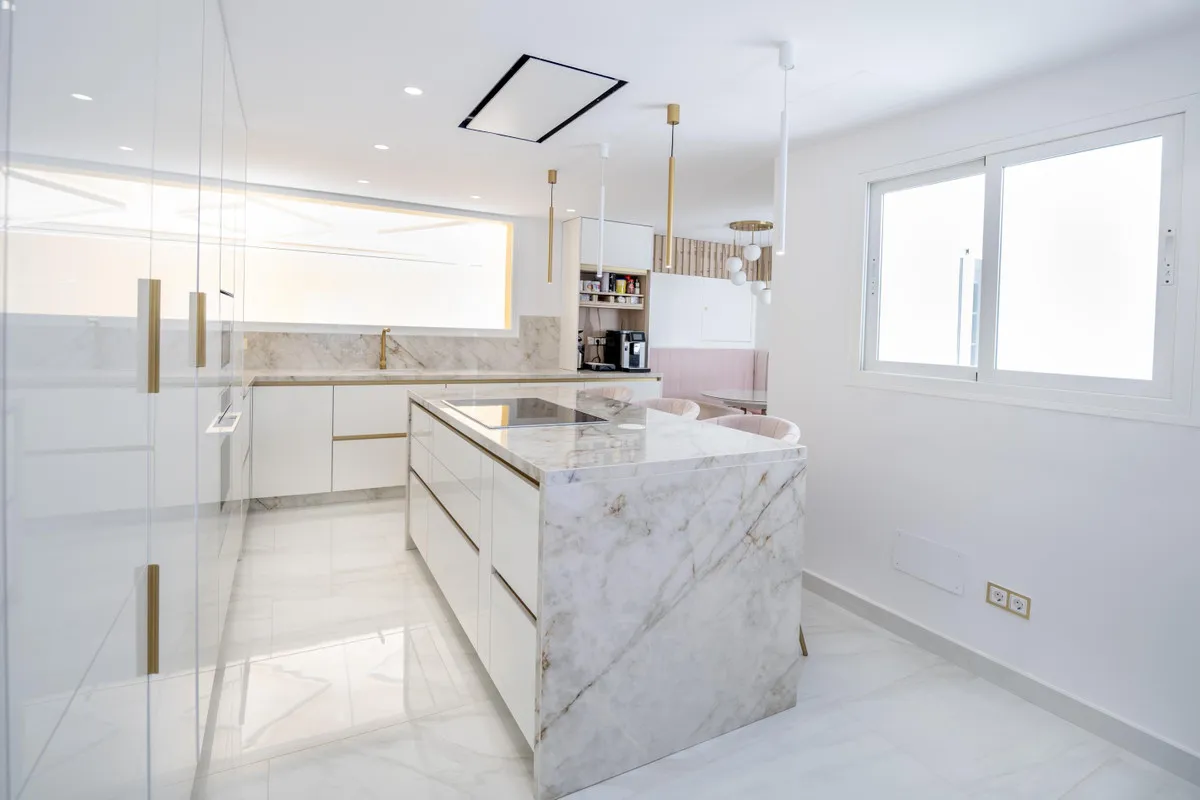 c702b929-19a8-467b-a76e-467d16e2d821