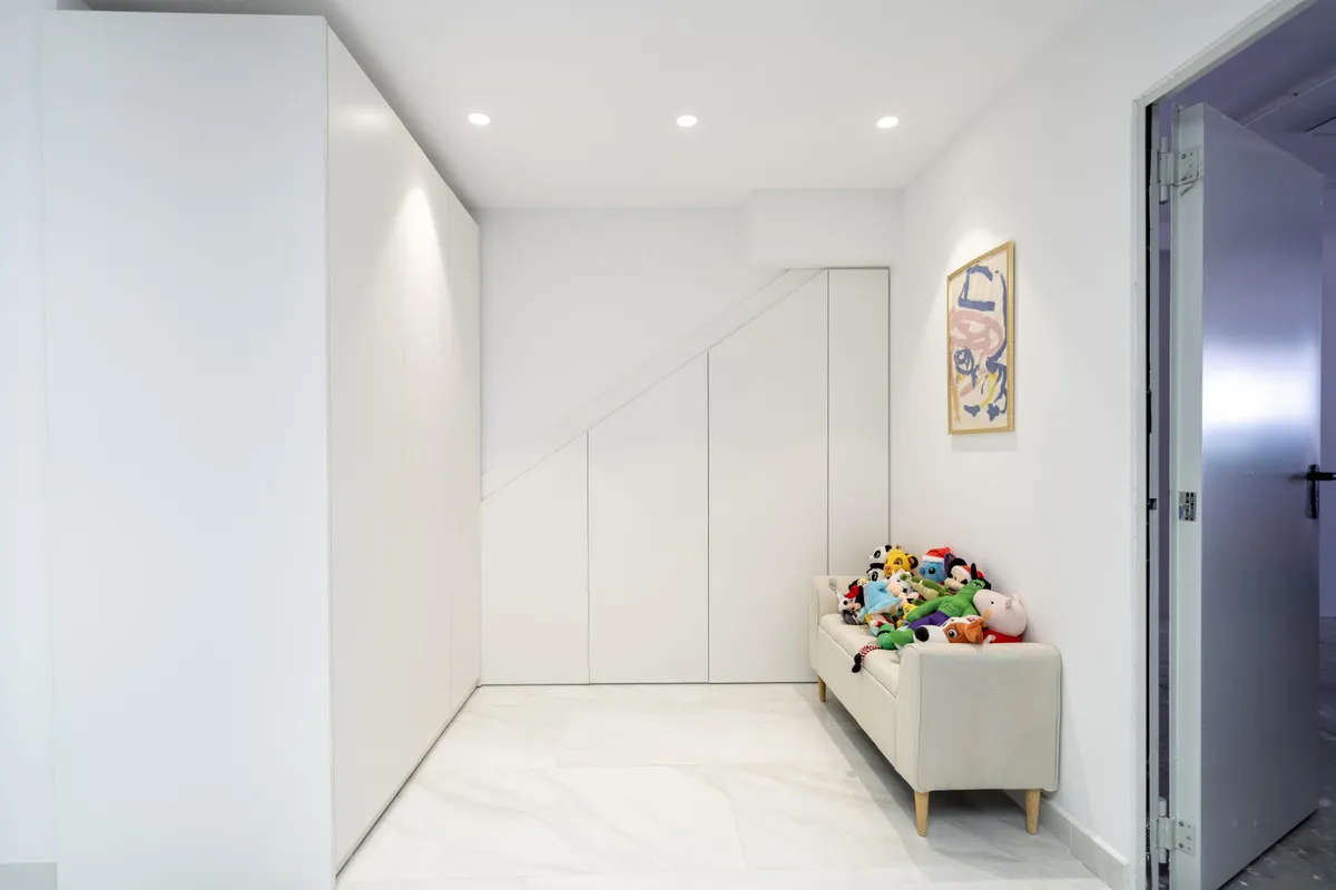 dcbc342d-0c2f-4121-8503-9767aef81f6a