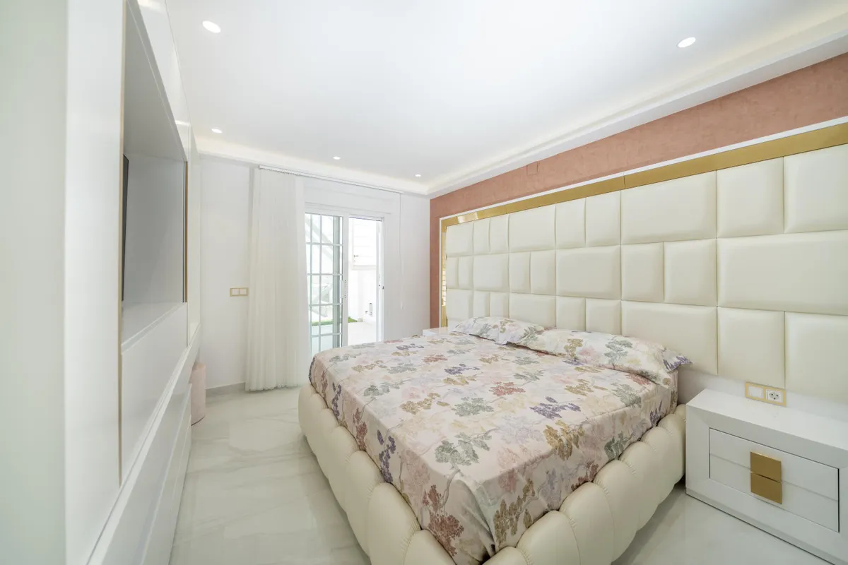 f12dc925-e137-4aa4-aa37-6c3c797abadf