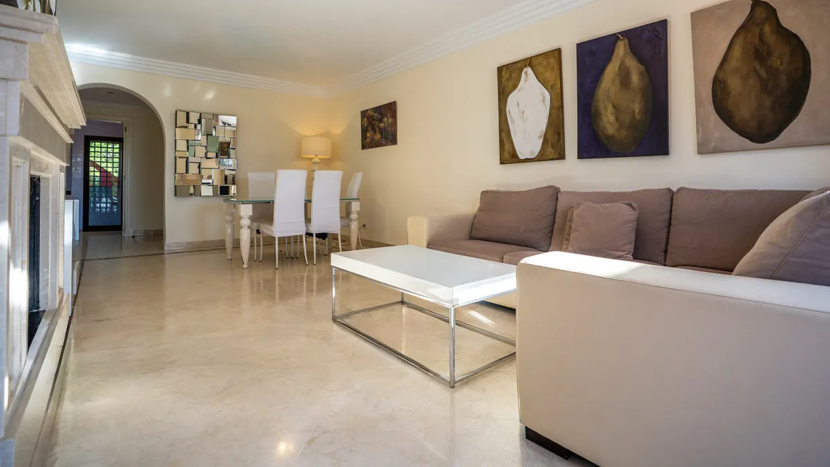 c3f11c18-efe1-453b-b34d-47ed600e3aa5